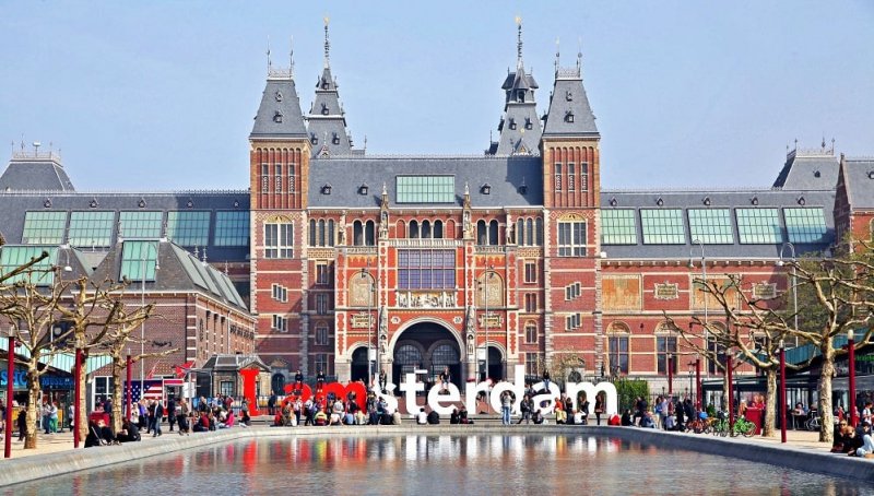 Palácio Real e Rijksmuseum em Amsterdã Palácio Real e Rijksmuseum em Amsterdã