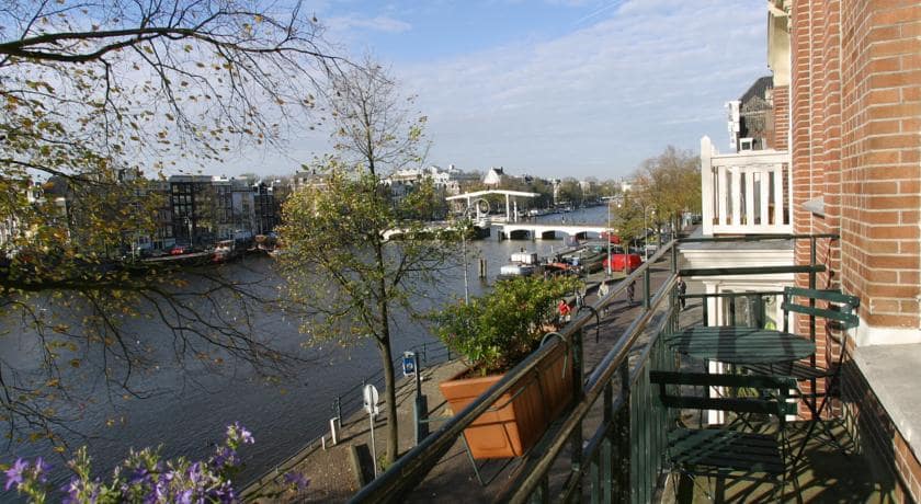 The Brigde Hotel em Amsterdã - vista do quarto The Brigde Hotel em Amsterdã - vista do quarto
